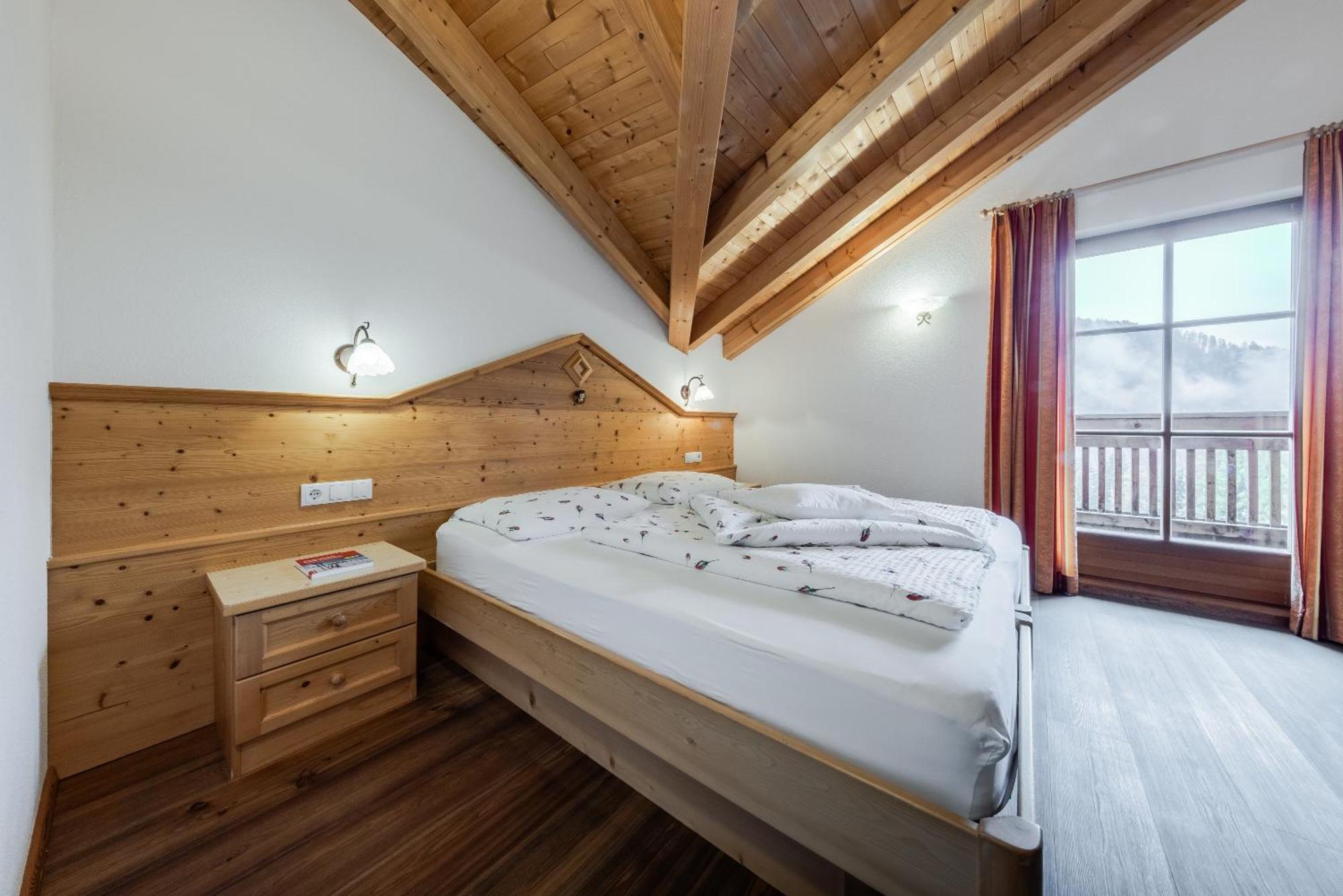 Hotel Pension Odles San Martino in Badia Exterior foto